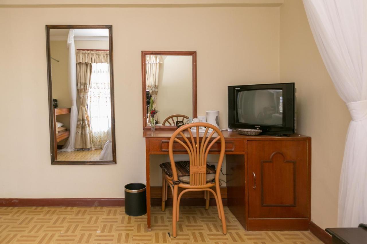 Fahari Gardens Hotel ナイロビ エクステリア 写真