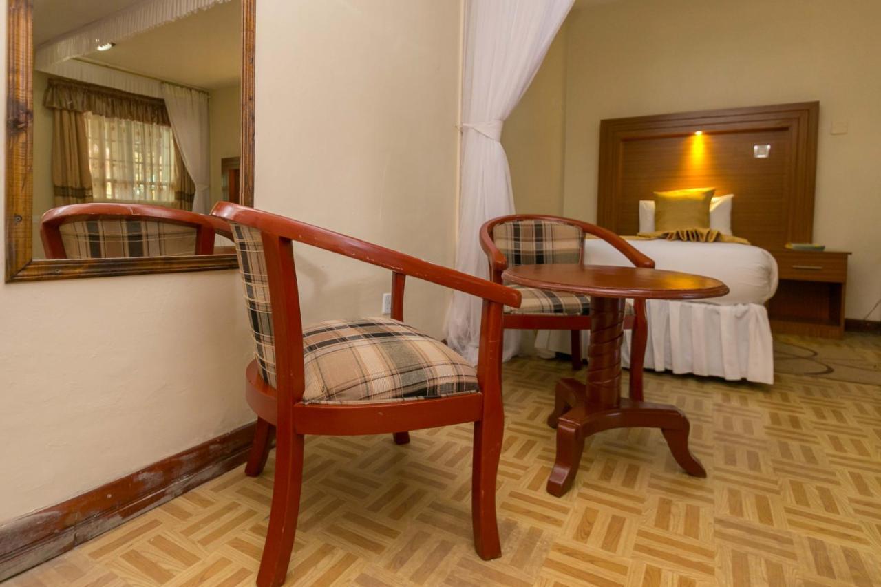 Fahari Gardens Hotel ナイロビ エクステリア 写真